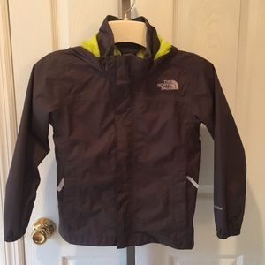 Boy’s North Face Rain Jacket /Windbreaker Size 6